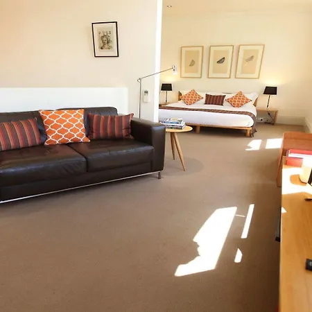 Twofourtwo Boutique Apartments-3